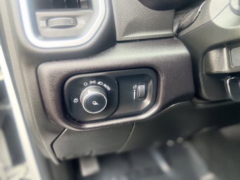 Used 2022 RAM 3500 Big Horn AWD/4WD image 13
