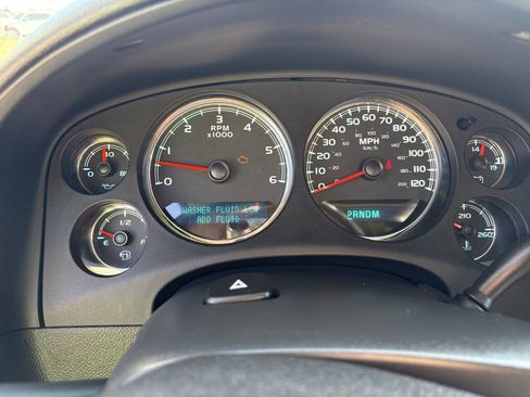 Used 2011 GMC Yukon Denali image 29