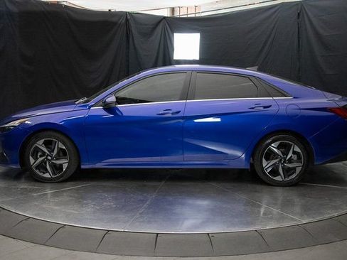 Used 2023 Hyundai Elantra Limited w/ Cargo Package FWD image 9