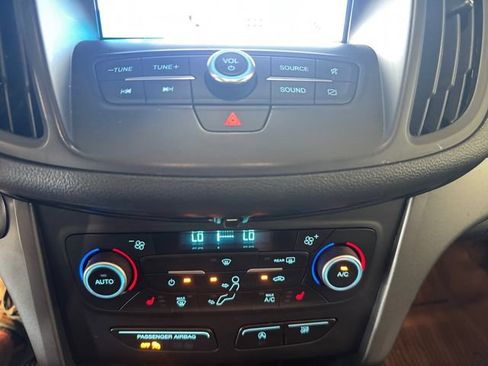 Used 2019 Ford Escape SE AWD/4WD image 3