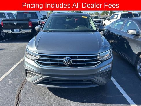 Used 2022 Volkswagen Tiguan SE FWD image 12