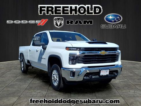 Used 2025 Chevrolet Silverado 2500 LT w/ Convenience Package AWD/4WD image 1