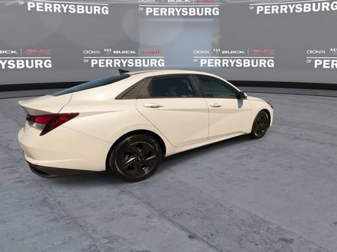 Used 2021 Hyundai Elantra SEL w/ Convenience Package FWD image 8