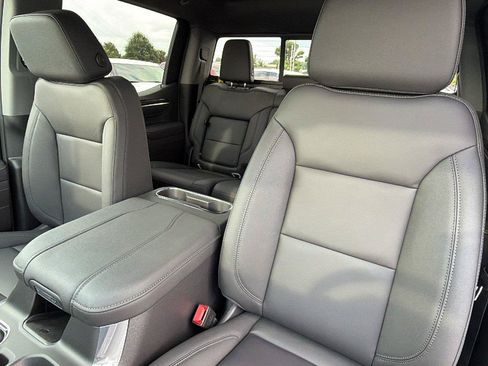 New 2026 Chevrolet Silverado 1500 RST AWD/4WD image 17