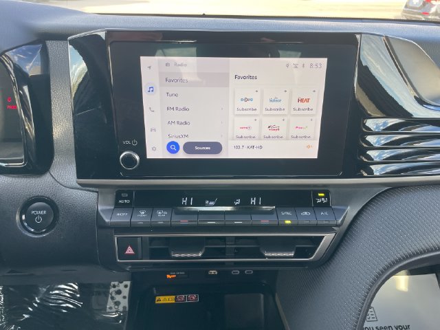 Used 2025 Toyota Camry SE FWD image 13