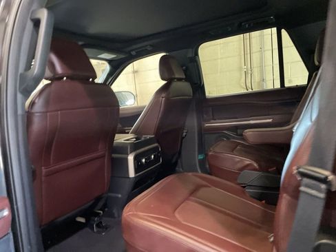 Used 2024 Ford Expedition Limited AWD/4WD image 14