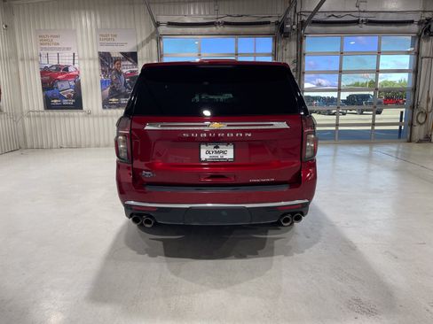 Used 2024 Chevrolet Suburban Premier AWD/4WD image 7