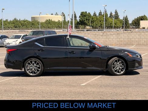 Used 2023 Nissan Altima 2.0 SR FWD image 4
