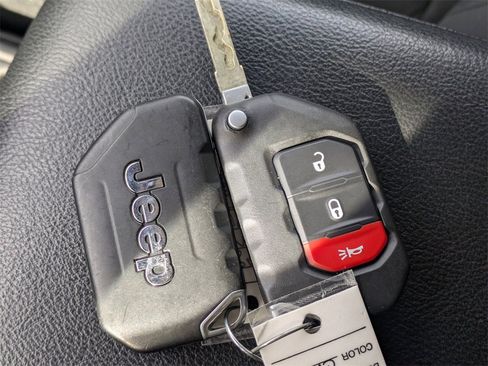 Used 2021 Jeep Wrangler Unlimited Sport image 32