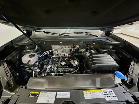 Used 2024 Volkswagen Atlas SE image 36