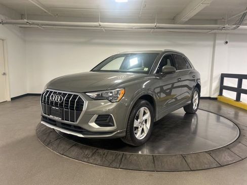 Used 2020 Audi Q3 2.0T Premium w/ Convenience Package AWD/4WD image 4