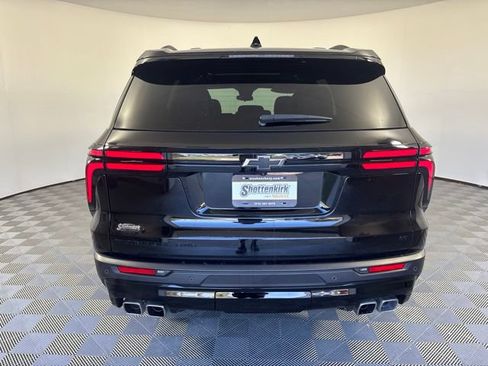 Used 2024 Chevrolet Traverse LT w/ Enhanced Driving Package AWD/4WD image 35