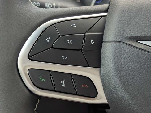 New 2027 Chrysler Pacifica Select w/ Family Tech Group FWD image 24