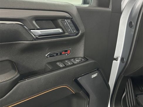 Used 2024 GMC Sierra 1500 AT4 w/ Technology Package image 11