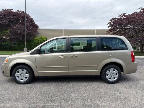 Used 2009 Dodge Grand Caravan SE FWD image 3