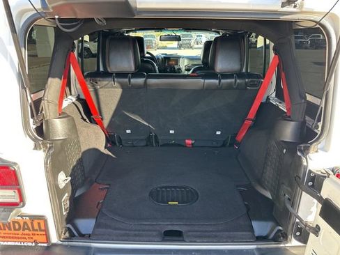 Used 2018 Jeep Wrangler Unlimited Rubicon image 31