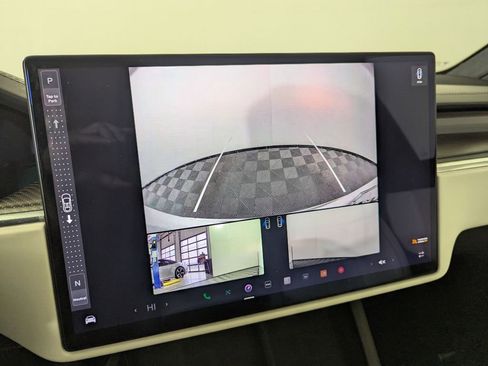 Used 2022 Tesla Model X Plaid image 10