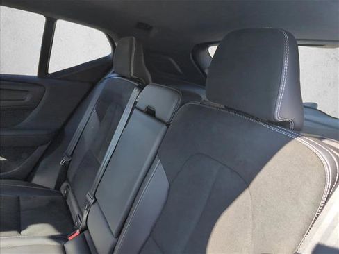 Used 2022 Volvo XC40 T5 R-Design w/ Climate Package image 19