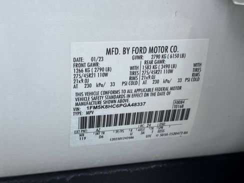 Used 2023 Ford Explorer Platinum w/ Technology Package AWD/4WD image 21