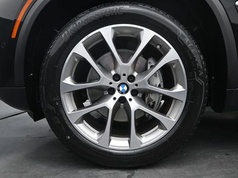 Certified 2025 BMW X5 sDrive40i w/ Climate Comfort Package RWD image 4