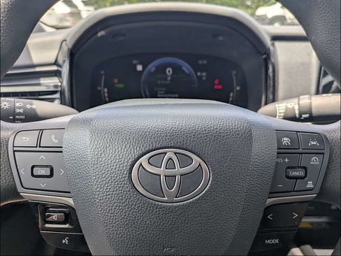 Used 2025 Toyota Camry LE FWD image 28