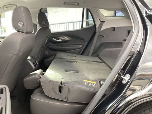 Used 2024 GMC Terrain SLE image 16