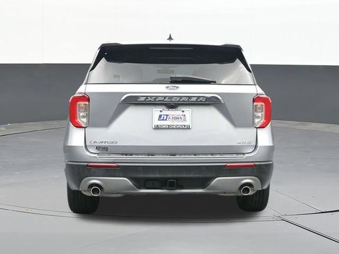 Used 2022 Ford Explorer Limited w/ Equipment Group 301A AWD/4WD image 11