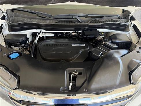 Used 2017 Honda Pilot Touring image 24