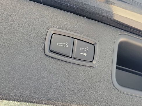 New 2026 Porsche Macan AWD/4WD image 18