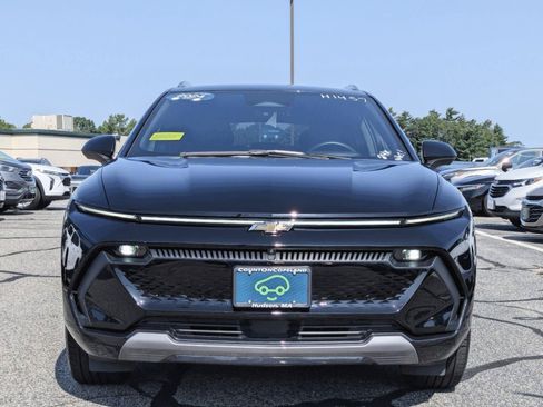 Certified 2024 Chevrolet Equinox EV LT FWD image 2