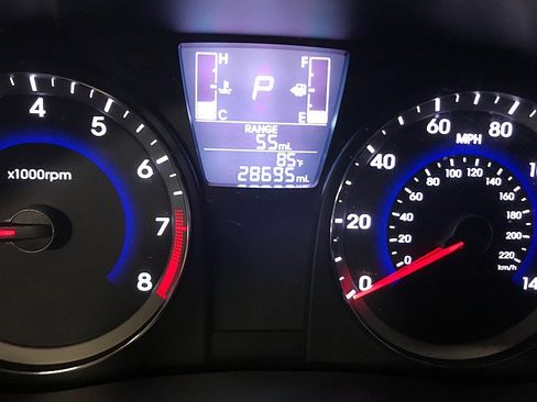 Used 2015 Hyundai Accent GLS w/ Option Group 02 FWD image 23