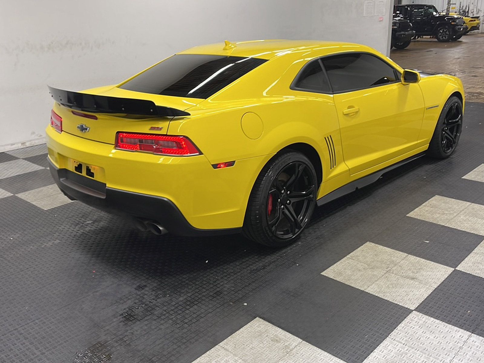 Used 2014 Chevrolet Camaro SS w/ SS Performance Package RWD image 18