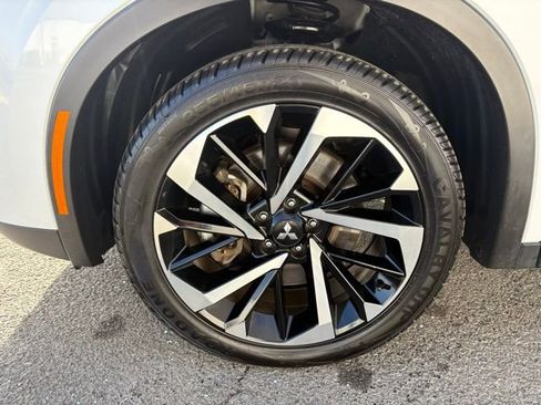 Used 2023 Mitsubishi Outlander SE image 5