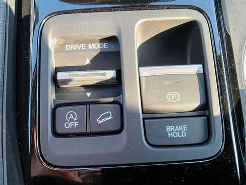 Certified 2025 Honda Pilot Elite image 47