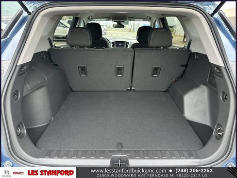 Used 2024 GMC Terrain SLE w/ Driver Convenience Package FWD image 11
