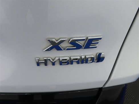 Used 2023 Toyota RAV4 XSE AWD/4WD image 14