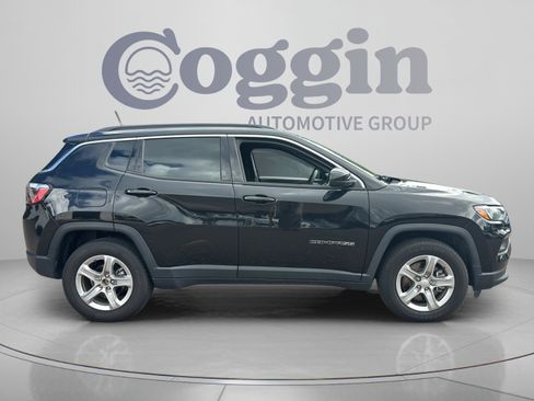 Used 2024 Jeep Compass Latitude AWD/4WD image 6