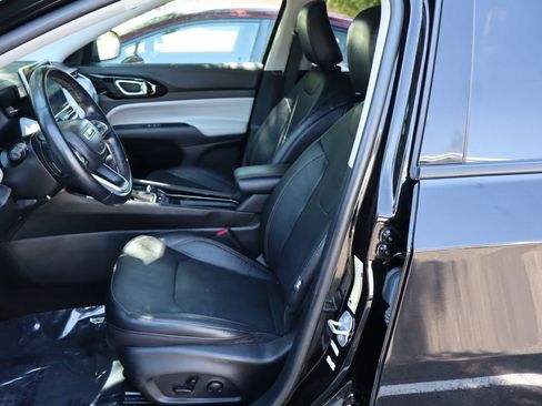 Used 2022 Jeep Compass Limited image 19