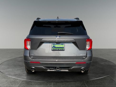 Used 2023 Ford Explorer XLT w/ Equipment Group 202A AWD/4WD image 8