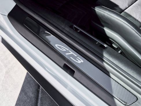 Used 2022 Porsche 911 GT3 image 45