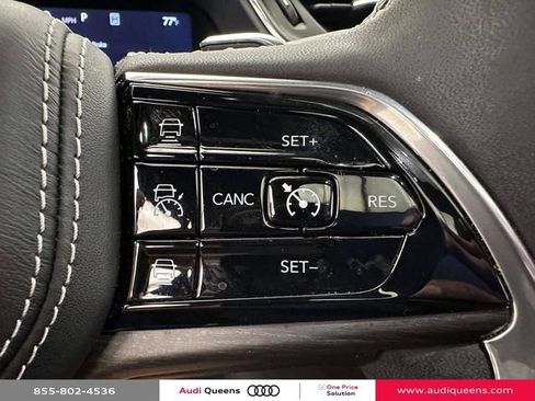 Used 2023 Jeep Grand Cherokee Overland w/ Luxury Tech Group IV AWD/4WD image 29