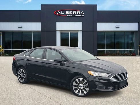Used 2019 Ford Fusion SE AWD/4WD image 1