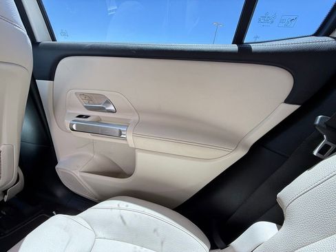 Used 2020 Mercedes-Benz GLB 250 image 17