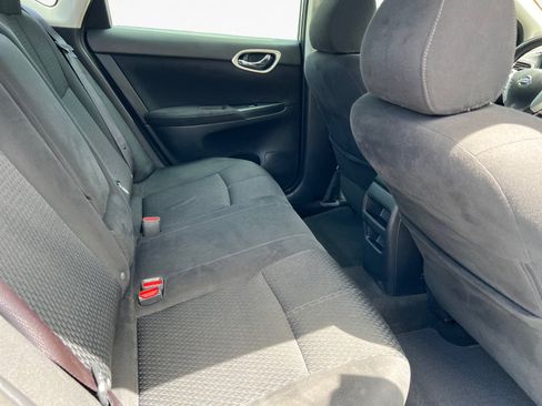Used 2013 Nissan Sentra SR w/ Premium Pkg FWD image 12