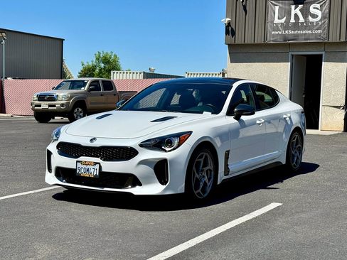 Used 2020 Kia Stinger GT-Line w/ Sun & Sound Package RWD image 3