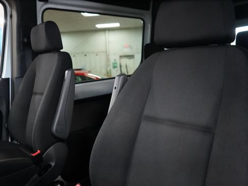 Used 2025 Mercedes-Benz Sprinter 2500 image 18