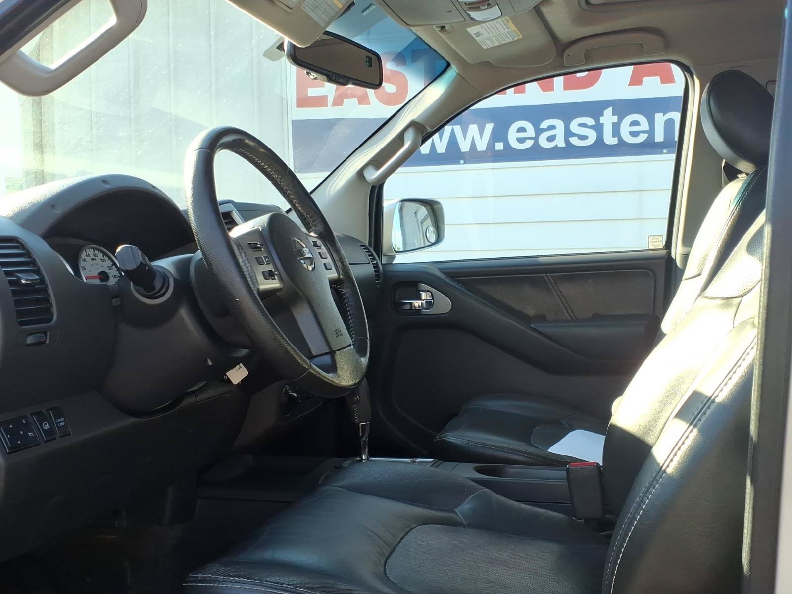 Used 2013 Nissan Frontier PRO-4X w/ Pro-4x Luxury Pkg AWD/4WD image 8