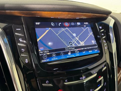 Used 2018 Cadillac Escalade Luxury w/ LPO, Radiant Package image 19