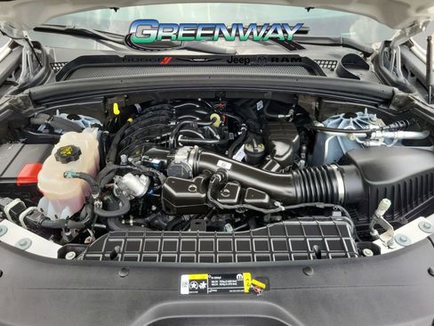 Used 2025 Jeep Grand Cherokee Limited w/ Black Appearance Package RWD image 7