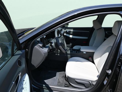 Certified 2026 Hyundai Sonata SE FWD image 10